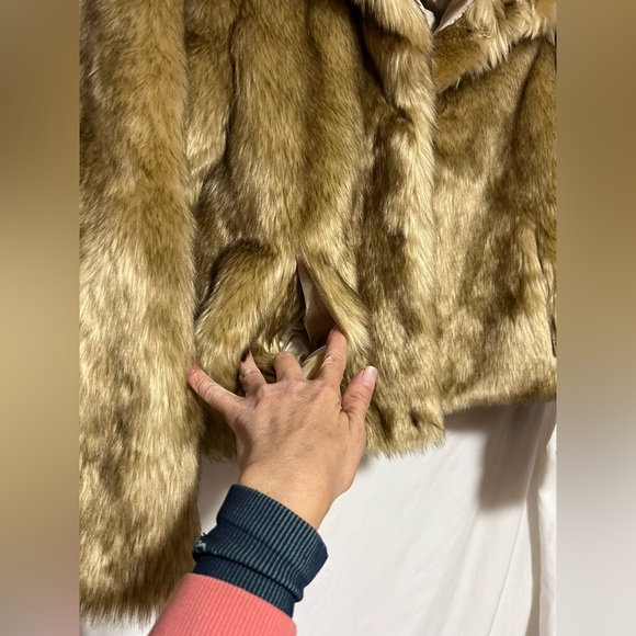 NWOT Something Navy Faux Fur Short Jacket Coat Fall Winter Luxurious SOFT - Picture 3 of 10